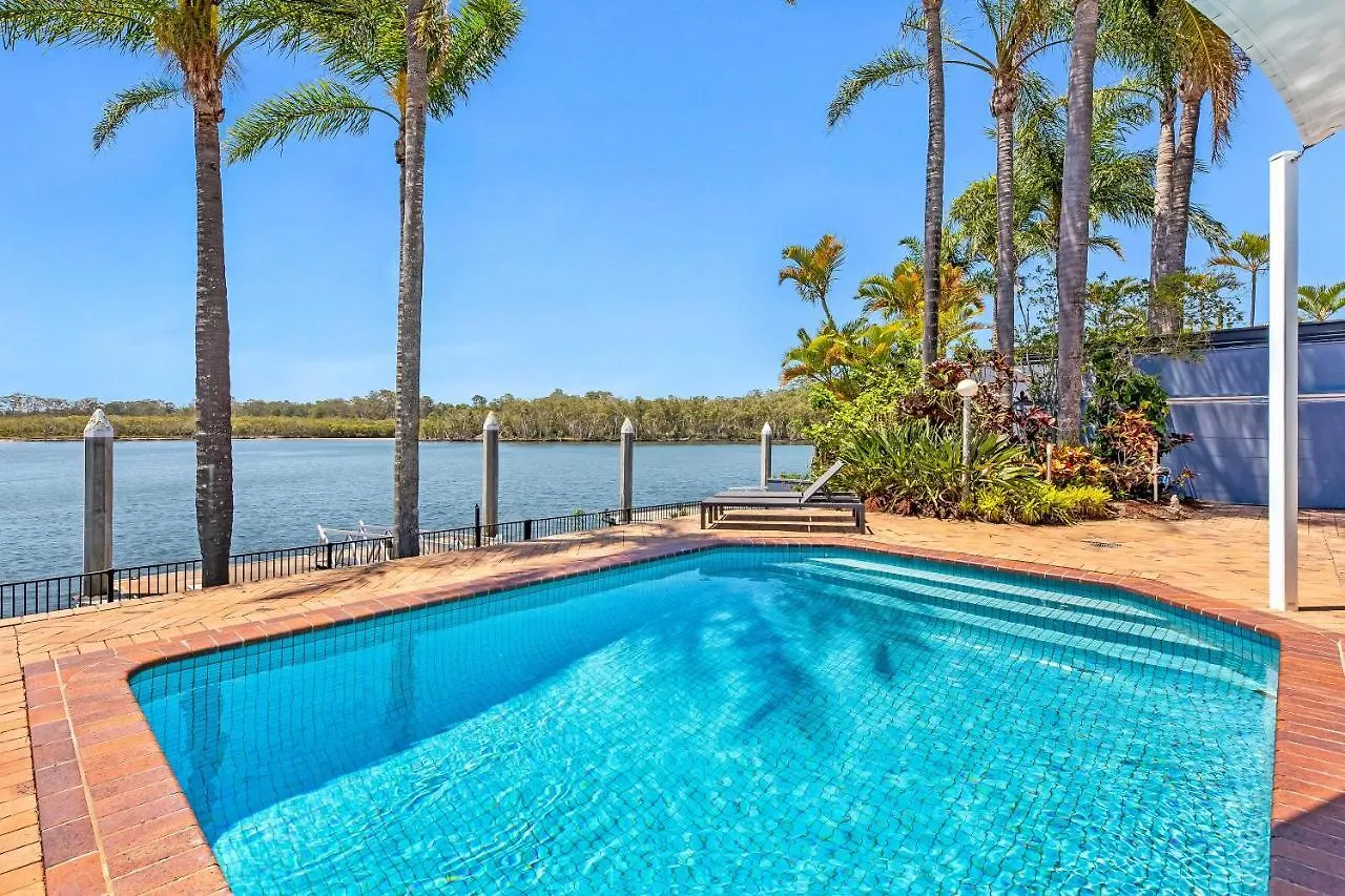Castaway At The Greens Hope Island Australia